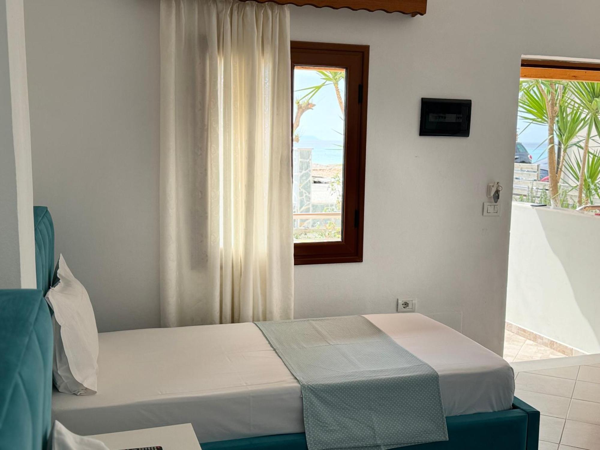 Ionian View B&B Himarë Habitación foto